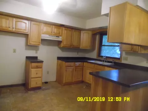 809 E 25th St, Marshfield, WI 54449 photo 2