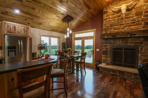 6315 Deer Rd, Amherst, WI 54406 photo 9