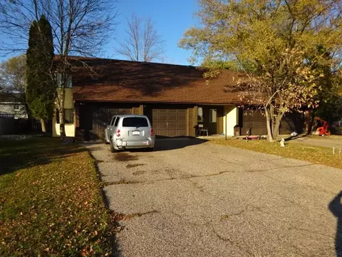 608 Johns Dr, Stevens Point, WI 54481 photo 2