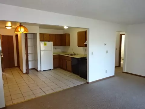 608 Johns Dr, Stevens Point, WI 54481 photo 5