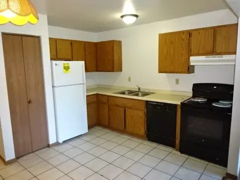 608 Johns Dr, Stevens Point, WI 54481 photo 6
