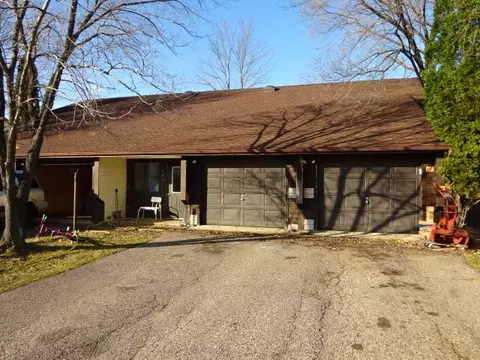 608 Johns Dr, Stevens Point, WI 54481 photo 1