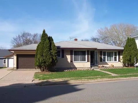 107 E 11th St, Marshfield, WI 54449 photo 1