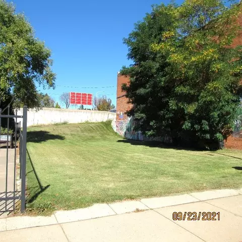 818 E 1st St, Merrill, WI 54452 photo 2