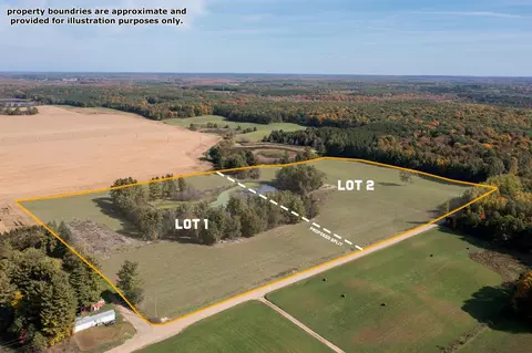 1 E Saumer Rd, Rosholt, WI 54473