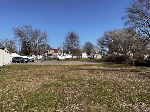 909 S Central Ave, Marshfield, WI 54449