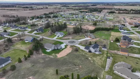 640 W Silverleaf Ct, Plover, WI 54467 photo 8