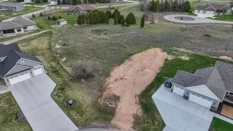 640 W Silverleaf Ct, Plover, WI 54467 photo 2