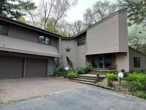 4010 Brookhaven Trce, Wisconsin Rapids, WI 54494