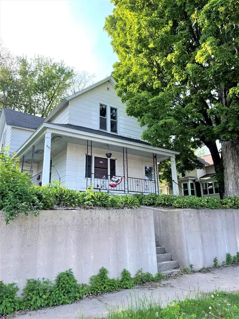 320 S 4th Ave, Wausau, WI 54401