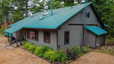 10016 Kitten Ln, Presque Isle, WI 54557