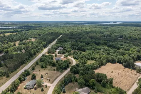 1 Babbling Brook Rd, Stevens Point, WI 54481