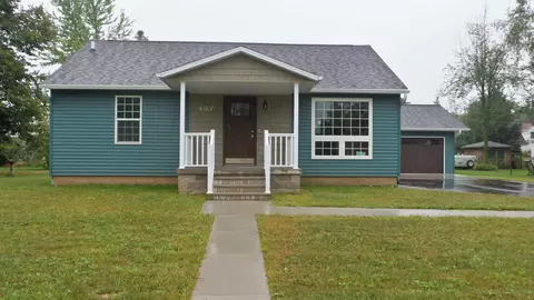 403 W Butternut St, Abbotsford, WI 54405