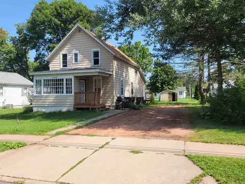 1107 E Blodgett St, Marshfield, WI 54449
