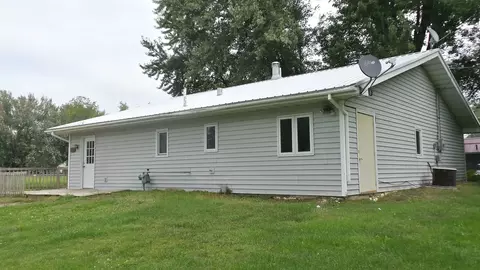 408 1st St, Withee, WI 54498