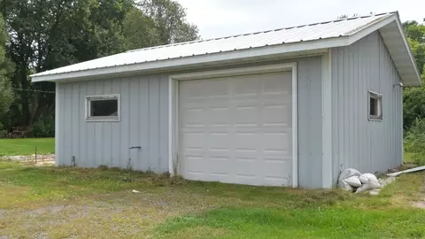408 1st St, Withee, WI 54498 photo 3