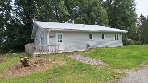 408 1st St, Withee, WI 54498 photo 2