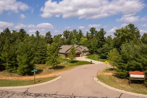 2425 Timber Ridge Dr, Plover, WI 54467 photo 2
