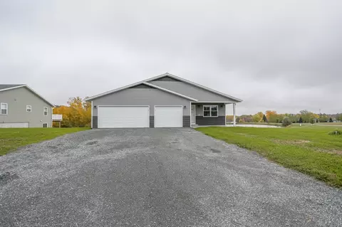 716 Waterside St, Athens, WI 54411