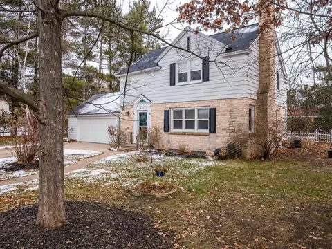 402 Greenbriar Ave, Stevens Point, WI 54481