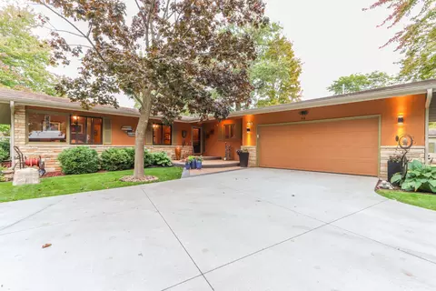 318 Fieldcrest Ave, Stevens Point, WI 54481