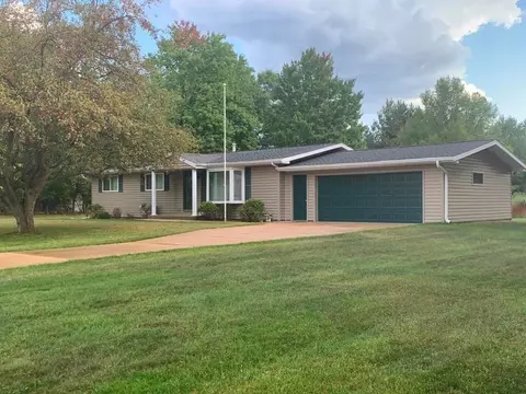 125 Hillcrest Ln, Nekoosa, WI 54457