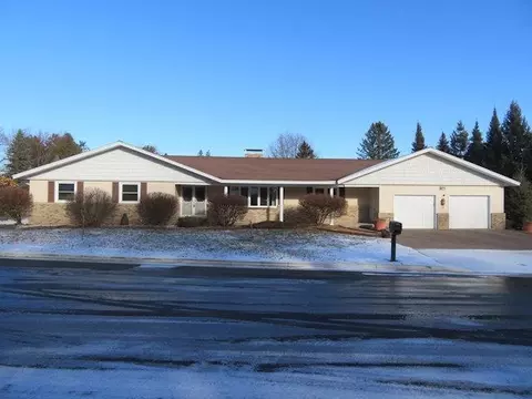1100 Michler Crst, Merrill, WI 54452