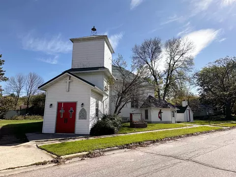 326 S Main St, Granton, WI 54436