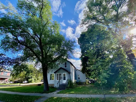 1817 College Ave, Stevens Point, WI 54481