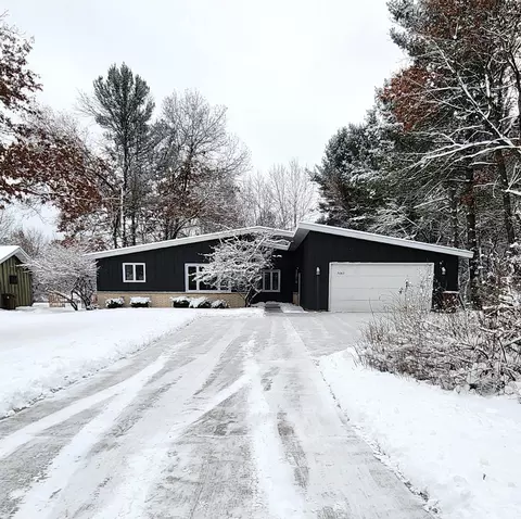 3043 Channel Dr, Stevens Point, WI 54481