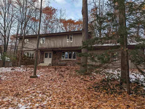 3302 Maple Creek Dr, Wausau, WI 54401