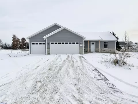 2400 Trails Meet Cir, Whiting, WI 54481