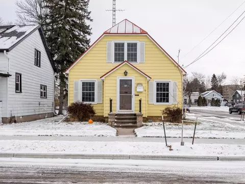 933 Meadow St, Stevens Point, WI 54481
