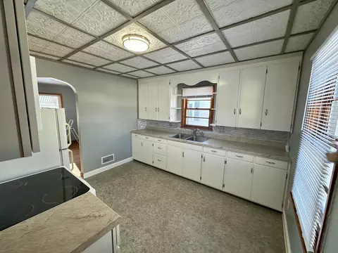 1101 E 4th St, Marshfield, WI 54449 photo 3