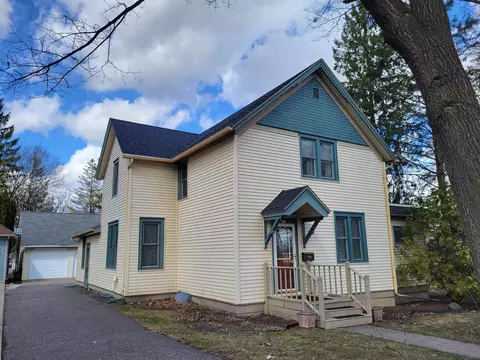 803 W 5th St, Marshfield, WI 54449
