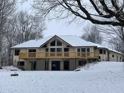 9502 Fairhaven Ave, Chili, WI 54420