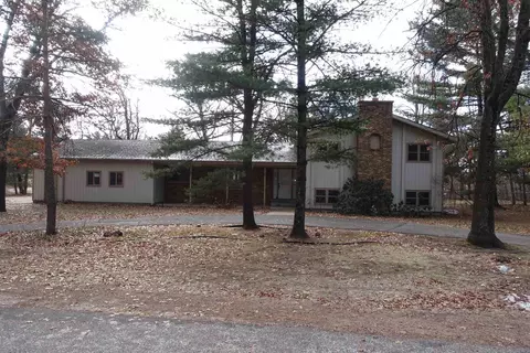 1872 Clarices Cir, Stevens Point, WI 54482
