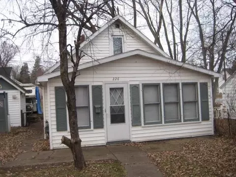 226 N 6th Ave, Wausau, WI 54401