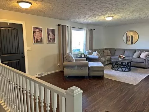 1610 E Arnold St, Marshfield, WI 54449 photo 2
