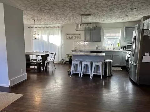 1610 E Arnold St, Marshfield, WI 54449 photo 3