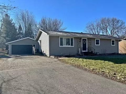 1610 E Arnold St, Marshfield, WI 54449