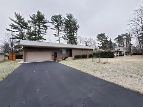 1240 4th St, Port Edwards, WI 54469