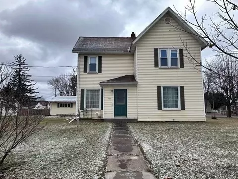 209 W South St, Loyal, WI 54446