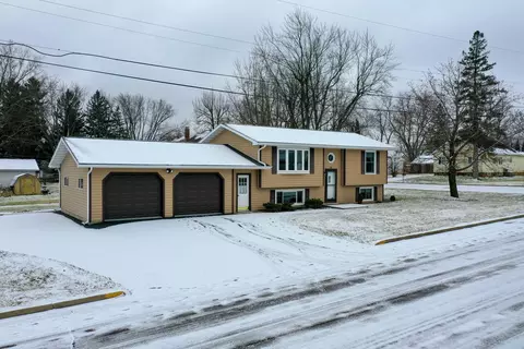203 E Blackhawk Ave, Stetsonville, WI 54480
