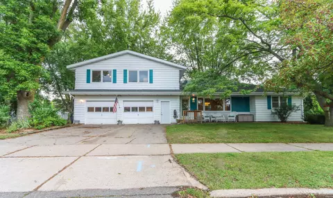1323 E 17th St, Marshfield, WI 54449