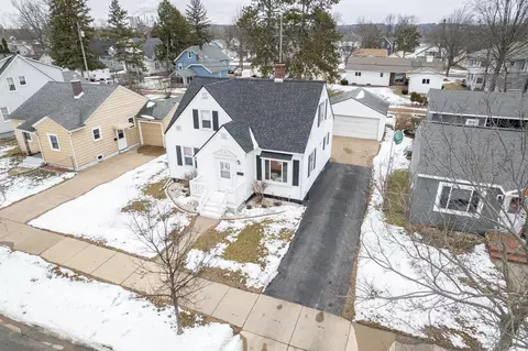 1127 S 6th Ave, Wausau, WI 54401