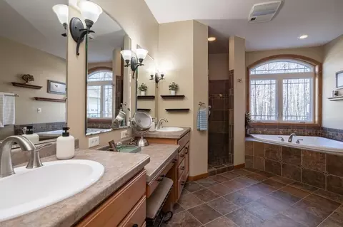 Bath - 165363 Kellner Dr, Schofield, WI 54476 photo 2 of 7