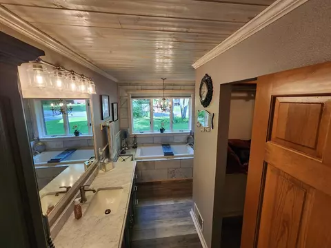 Bath - 1919 Sunset Dr, Tomahawk, WI 54487 photo 1 of 5