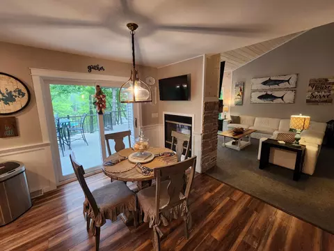 Dining - 1919 Sunset Dr, Tomahawk, WI 54487 photo 2 of 2