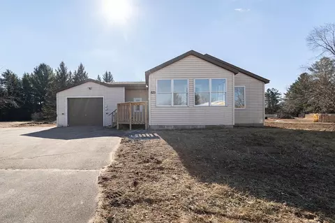 825 E Flanner Rd, Kronenwetter, WI 54455